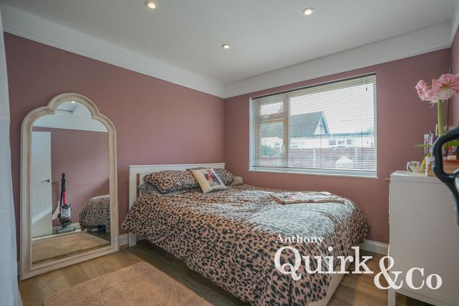 6, Beach Road, Canvey Island photo 3