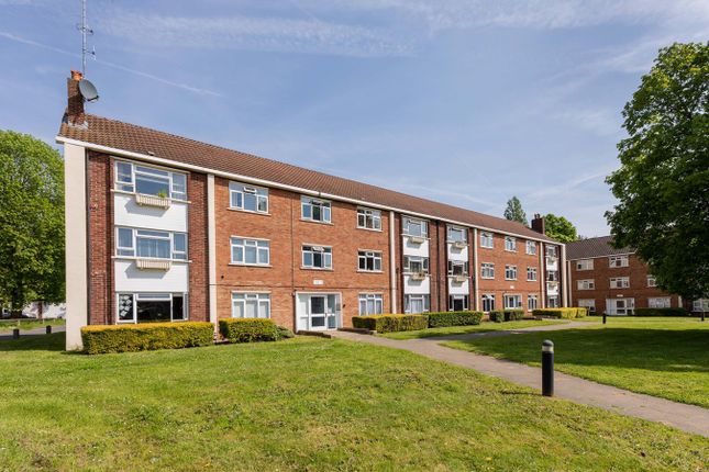 Thumbnail Flat for sale in Northumbria Road, Maidenhead