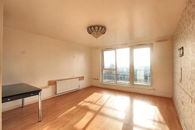 Flat for sale in Canalside Gardens, Southall