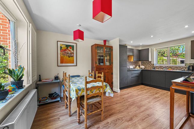 9 Thomas Crescent, Ipswich photo 3