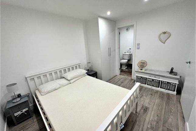 27a, Forest Way, Orpington photo 5