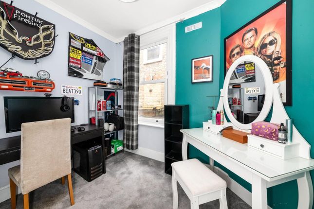 Flat for sale in Queen Mary Road, Crystal Palace, London