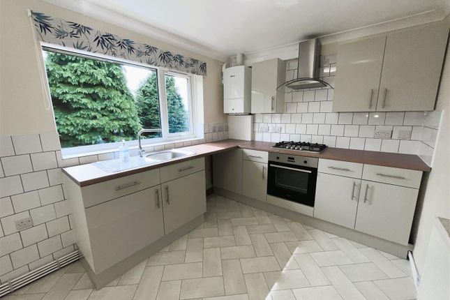 Flat to rent in Gorse Hall Road, Dukinfield