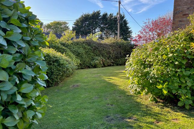 5, Bont Estate, Llanon photo 3