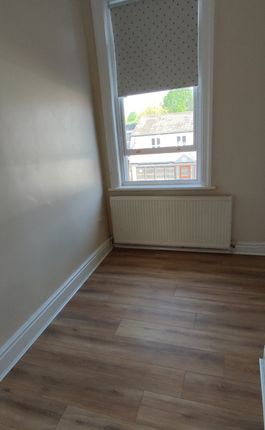 Flat 1 34b, High Street, Harrogate photo 4