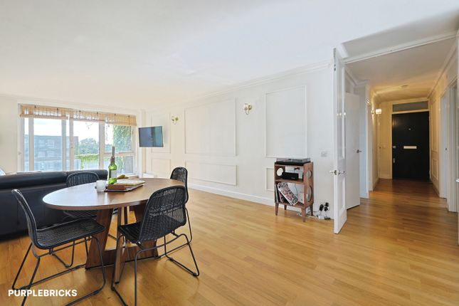 Flat 14 Rosebank, Holyport Road, London photo 4