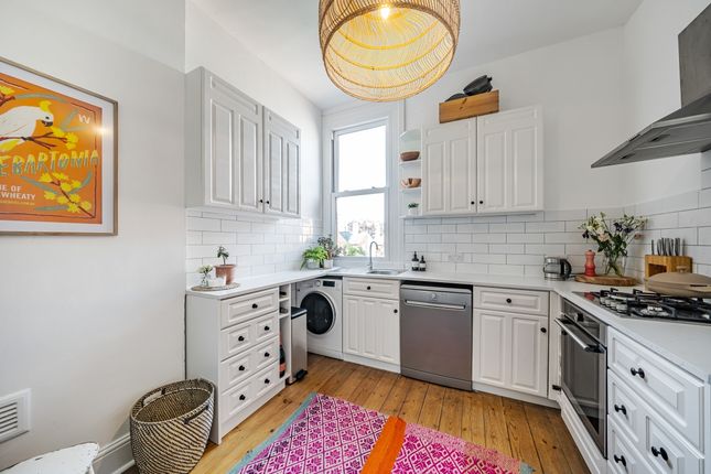 4, 4, Manstone Road, London photo 2