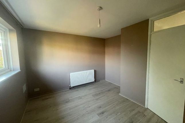 7, Aplin Way, Greater London photo 5