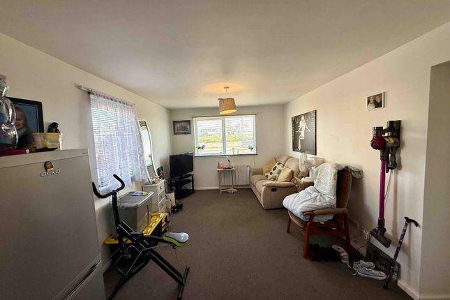 Landguard Court, Felixstowe photo 4