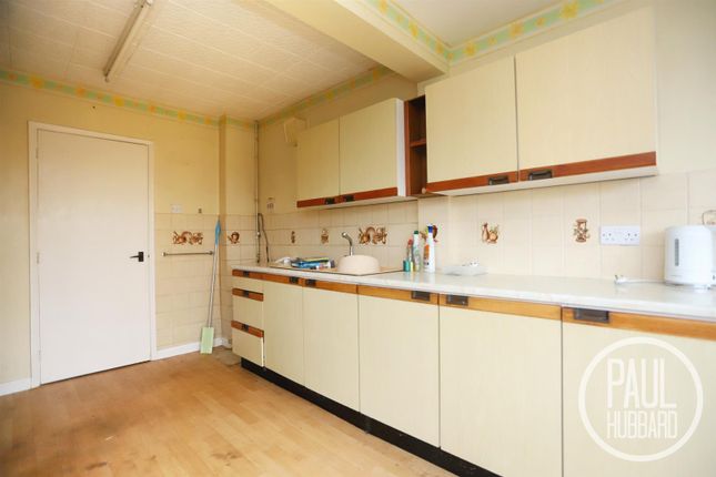 5, Morton Road, Lowestoft photo 4