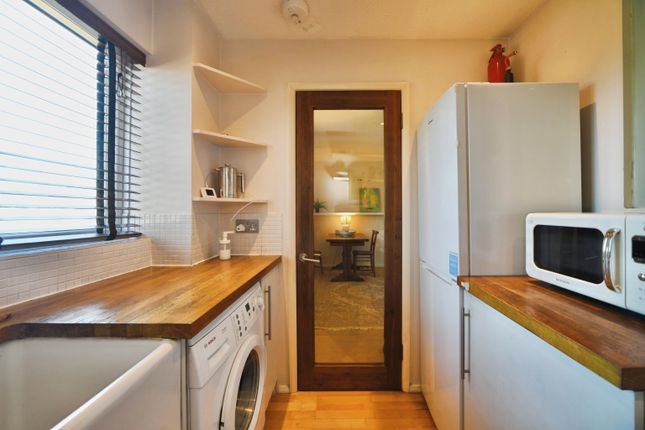 Flat 24/Albany Court, 1 Trenmar Gardens, London photo 3