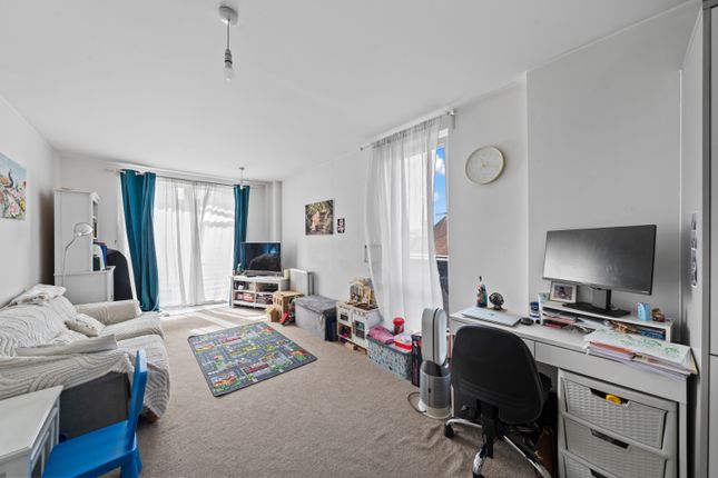 5 Saxon House, 170, London Road, Hackbridge photo 4