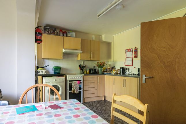 Semi-detached house to rent in Cardwell Crescent, Oxford