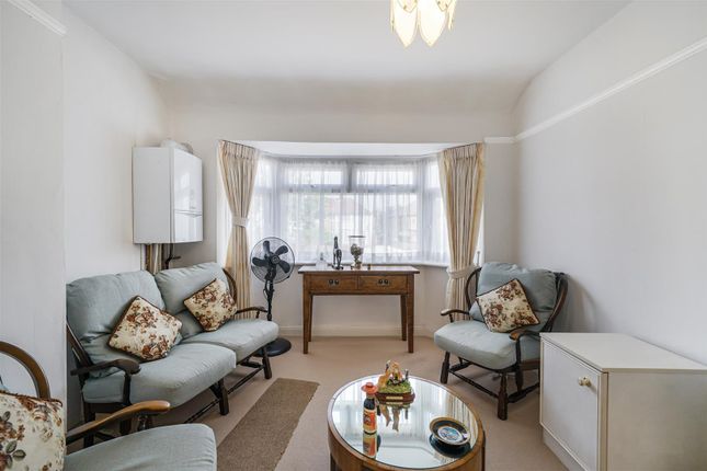 22, Abercorn Crescent, HARROW photo 4