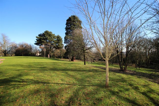 Flat for sale in The Lawns, Moss Drive, Bramcote