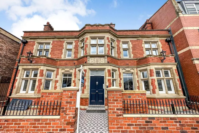 Thumbnail Flat to rent in Wilmslow Road, Didsbury, Manchester