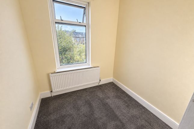 16, Oswald Road, SOUTHALL photo 3