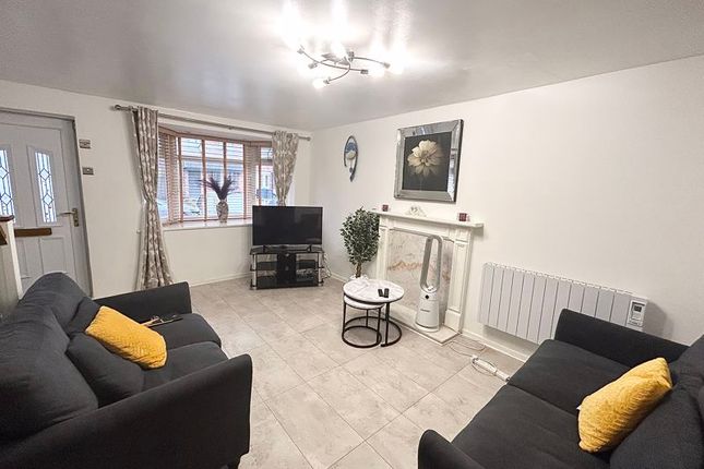 11, Old Mill Close, Manchester photo 3