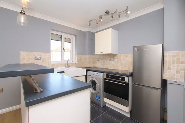4 Richmond Court, High Road, Broxbourne photo 3