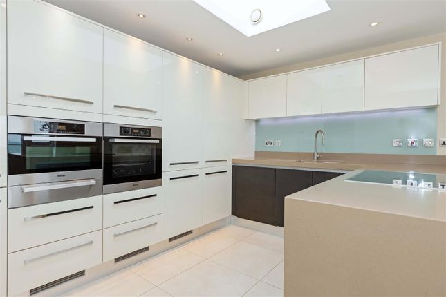 Flat 22, The Eardley, Marine Parade, Worthing photo 4
