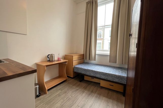 84 D,, Ifield Road, London photo 2