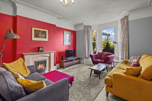 27 Essa Road, Saltash photo 3