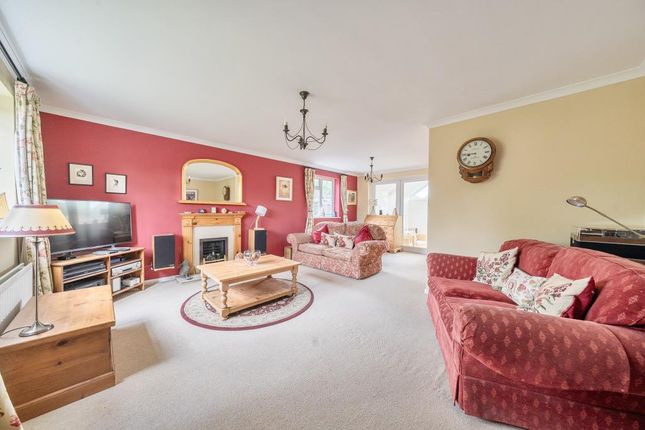 THE SPINNEY, Woolton Hill, Newbury photo 4