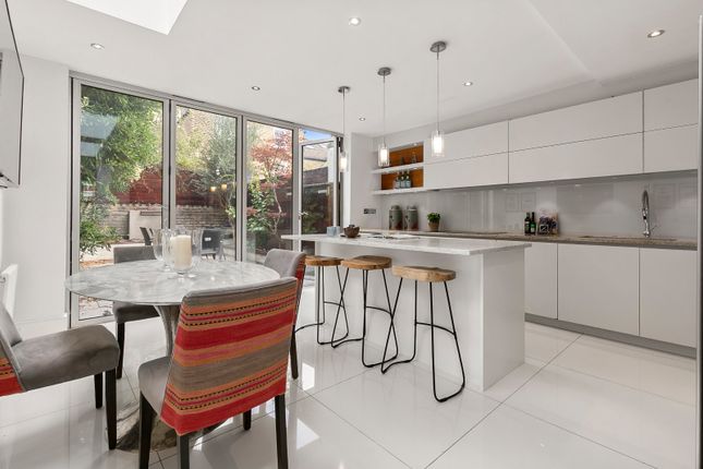 17, Lysias Road, London photo 2