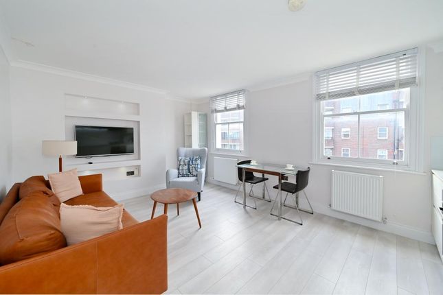 Flat for sale in Oakley Street, Chelsea, London