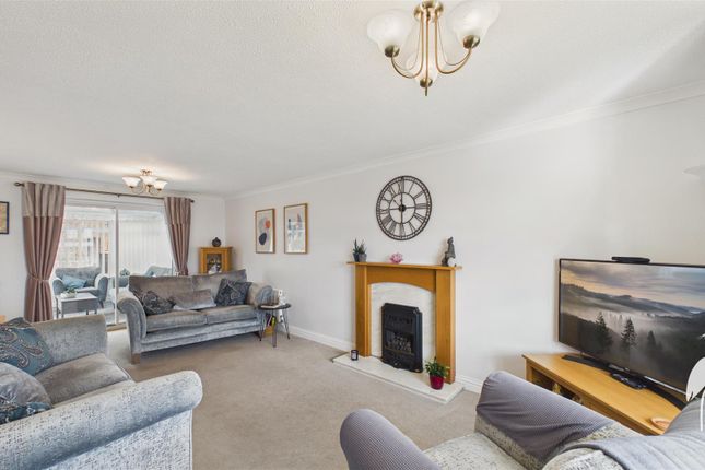 25, Friarsfield Close, Sunderland photo 4