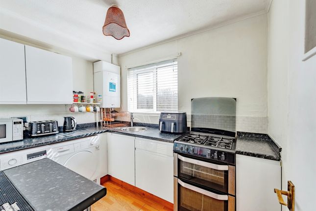 Flat for sale in St. Leonards Park, East Grinstead