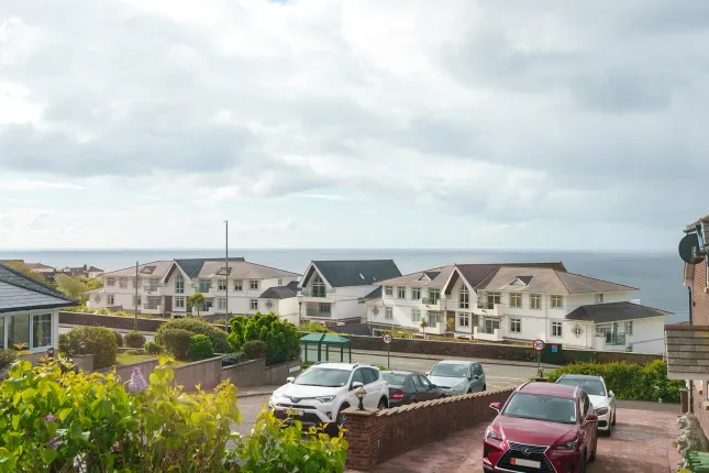 22, Howe Road, Onchan photo 4