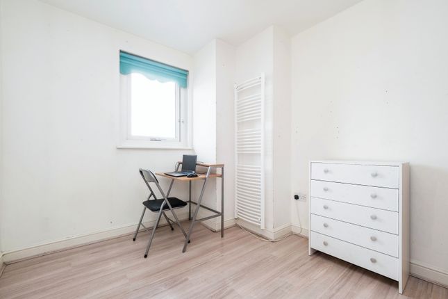 Flat for sale in 399-425 Eastern Avenue, Ilford