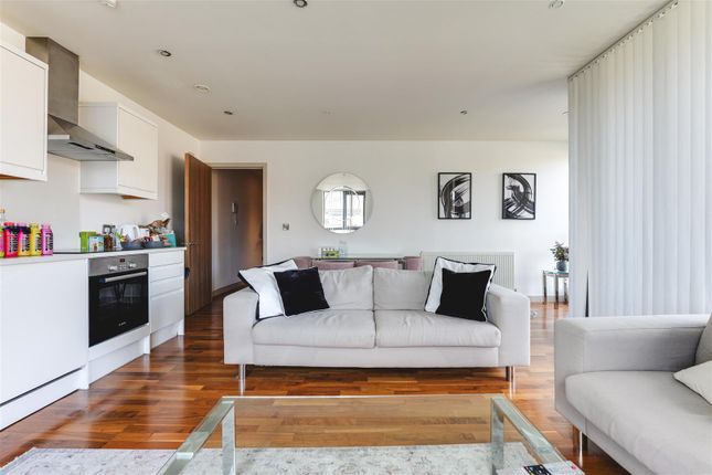 Flat 7, 1A, Shore Place, London photo 3