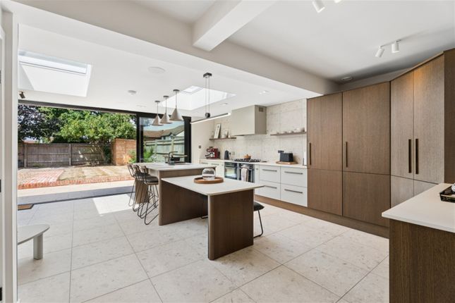 41, Churchill Crescent, Thame photo 4