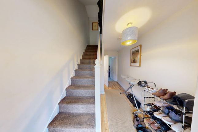 32, Sarah Avenue, Nottingham photo 2