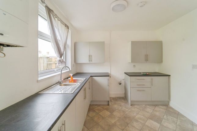 11, Glebelands, Milford Haven photo 3