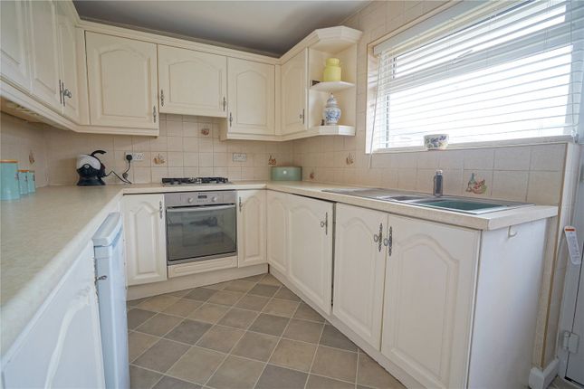 4, Holiwell Close, Rotherham photo 3