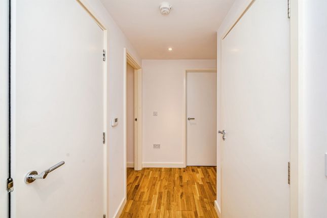 Flat 49, Crossways, Windsor Road, Slough photo 4