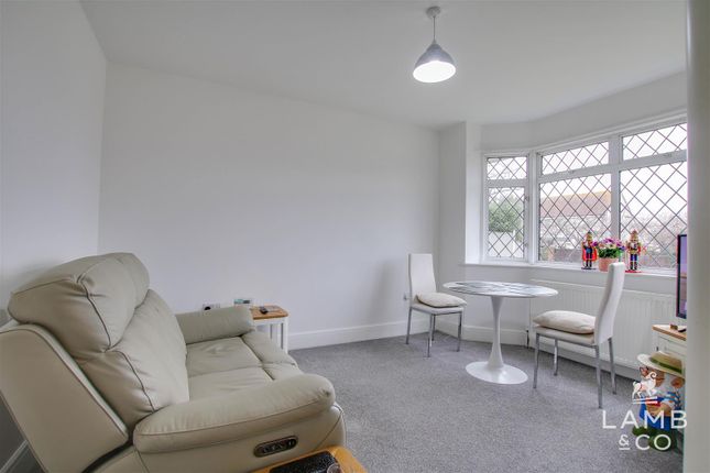 2, Kents Avenue, Holland-On-Sea photo 3