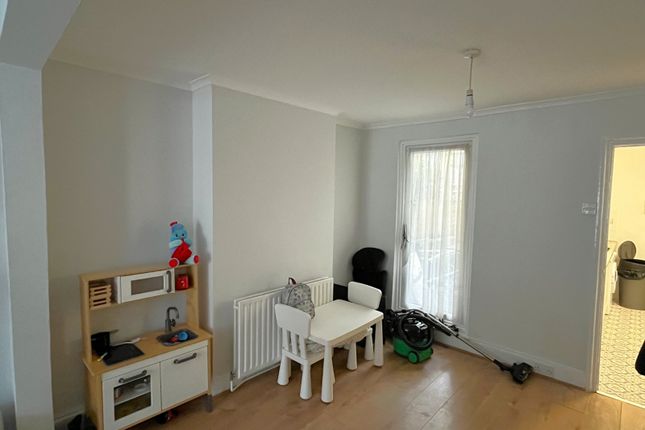 44, Douglas Road, Kent photo 5