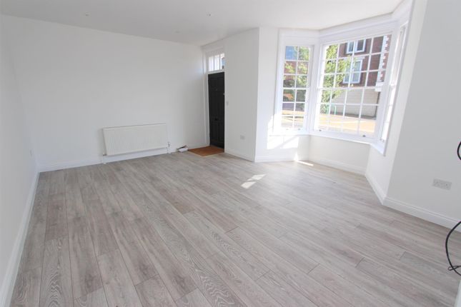 Flat 1 Lake House, 20-22 Lake Street, Leighton Buzzard photo 2
