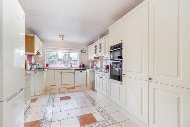 112, Tanhouse Lane, Malvern photo 2