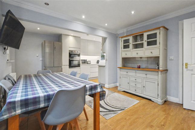 22, Sedgegarth, Leeds photo 3