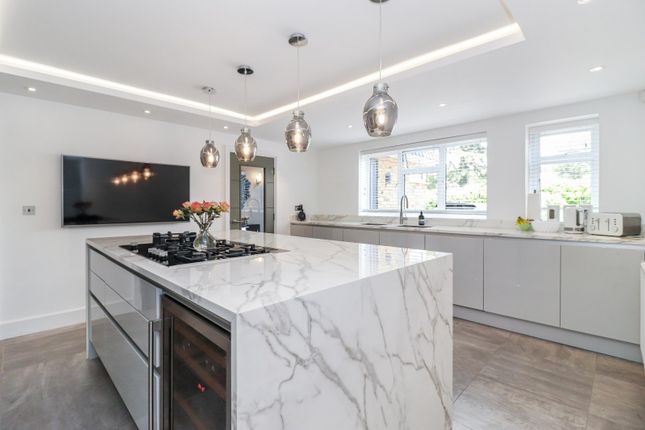 5, Grange Fields, Gerrards Cross photo 3