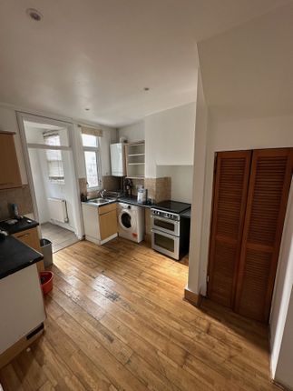 81, Meads Lane, Ilford photo 4