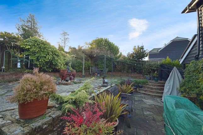 25, Eastwell Barn Mews, Tenterden photo 2