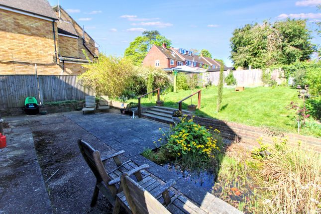 13 The Warren, High Wycombe photo 4