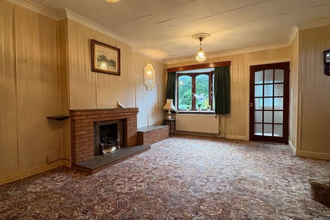 6, Ullswater Gardens, Kingswinford photo 2