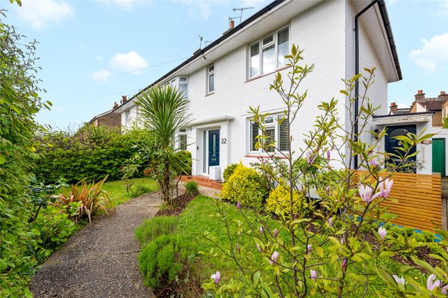 22, Emlyn Road, Surrey photo 2